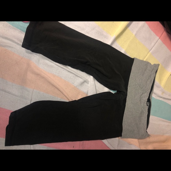 🚫TRADED🚫 Cropped PINK Bling Leggings - Picture 3 of 3